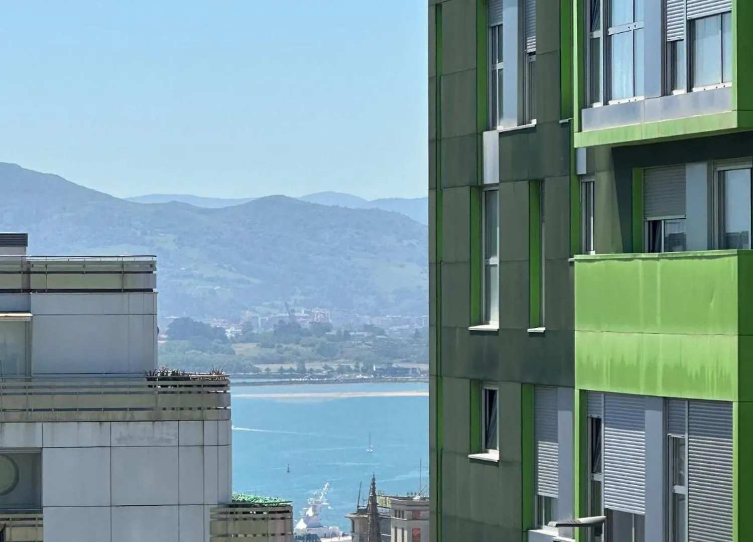 Piso Centrico Con Terraza Apartment Santander Spain